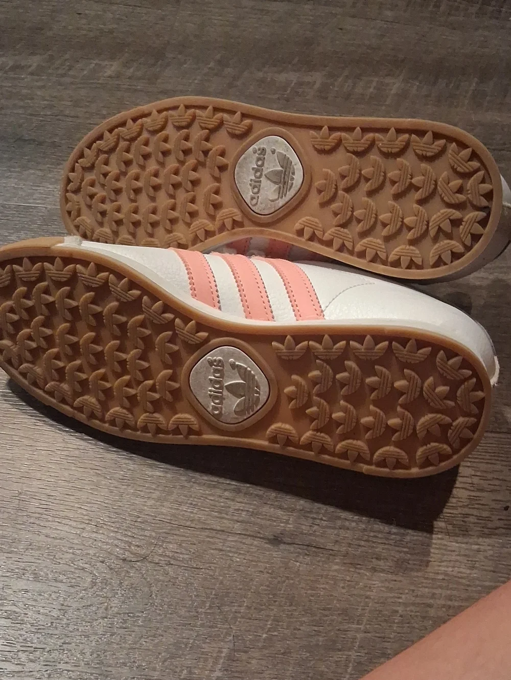 White And Pink Samoa Size 4 Shoes